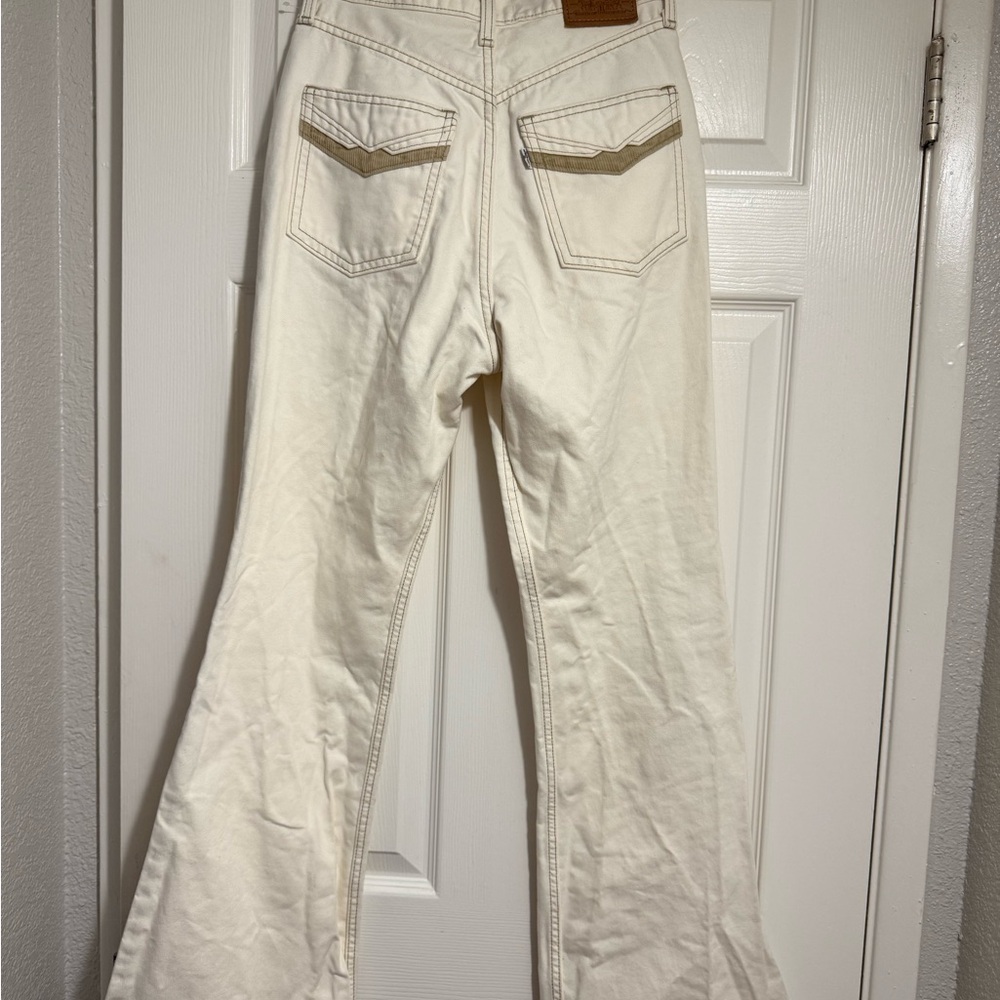 LEVI'S Movin On 70's High Flare Sz 27 32L Cream